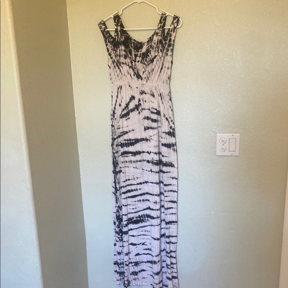 Windsor Black and White Maxi Dress